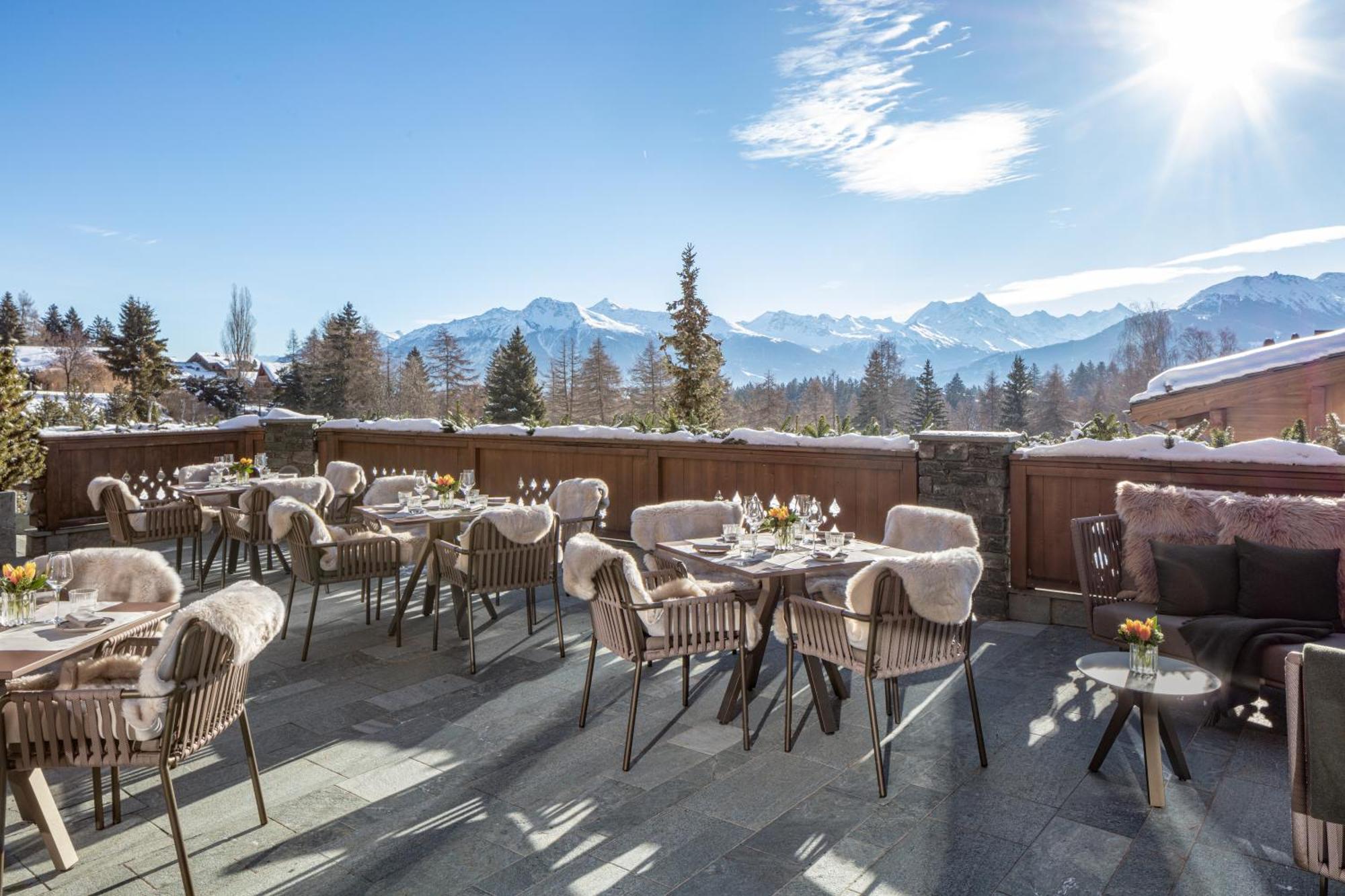 Guarda Golf Hotel & Residences Crans-Montana Bagian luar foto