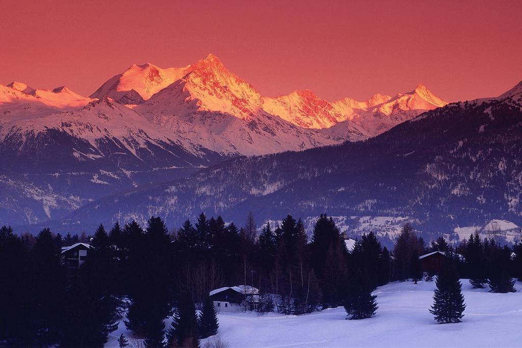 Guarda Golf Hotel & Residences Crans-Montana Bagian luar foto