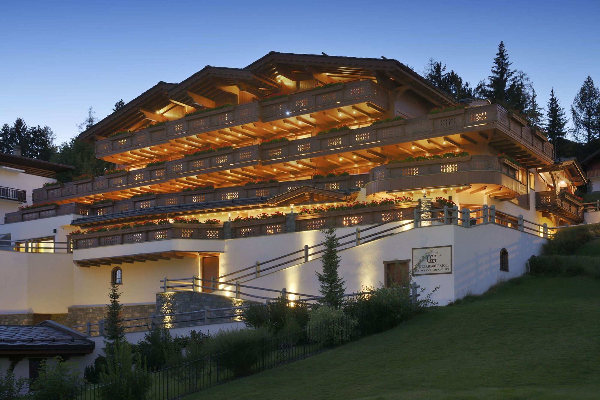 Guarda Golf Hotel & Residences Crans-Montana Bagian luar foto